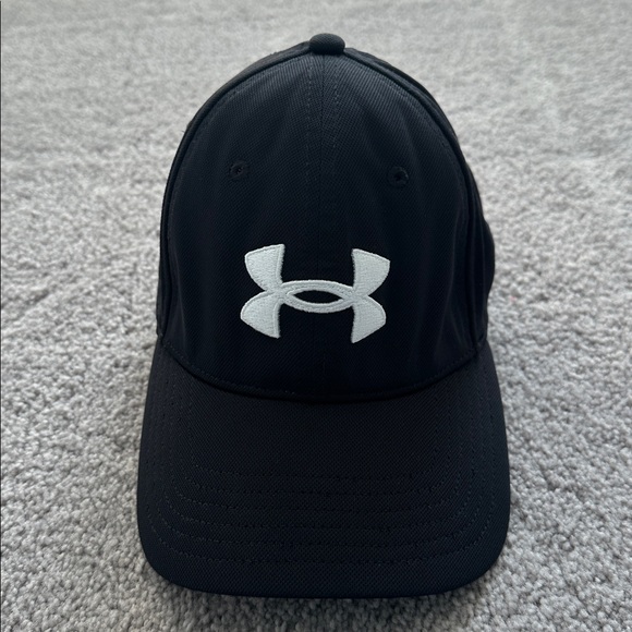 Under Armour Black and White Logo Cap - Picture 1 of 9